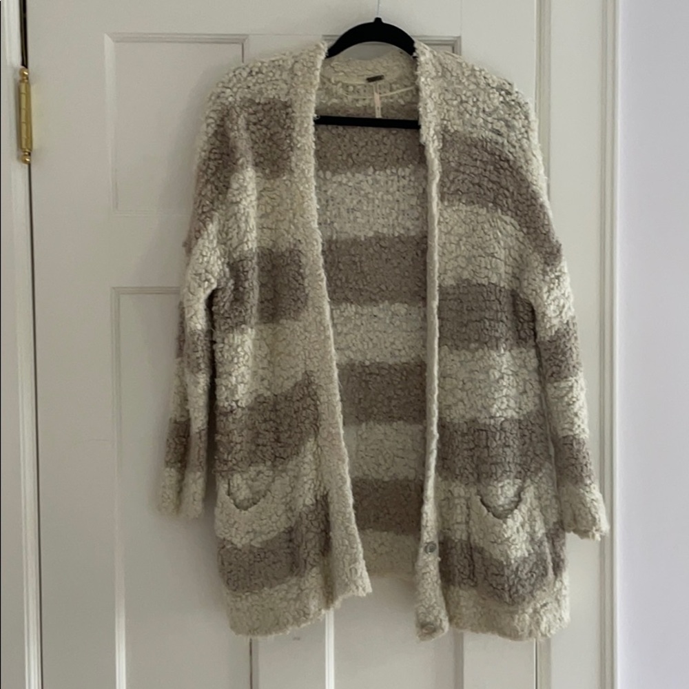 FREE PEOPLE ✨ sweater size S